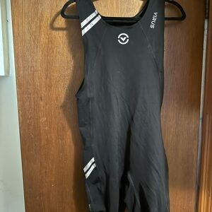 Virus Men’s Black Weightlifting Singlet Large